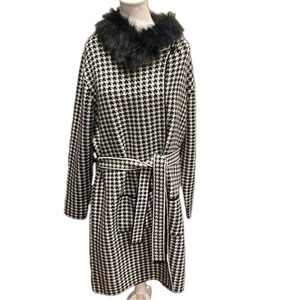 Jane and John L black & white houndstooth wrap belt jacket with faux fur